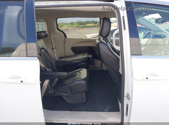2C4RC1DG7LR176159 2020 CHRYSLER VOYAGER White Вид наклейки з VIN-кодом