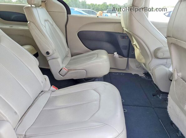 2C4RC1DG7MR543465 2021 CHRYSLER VOYAGER Gray Rear interior view