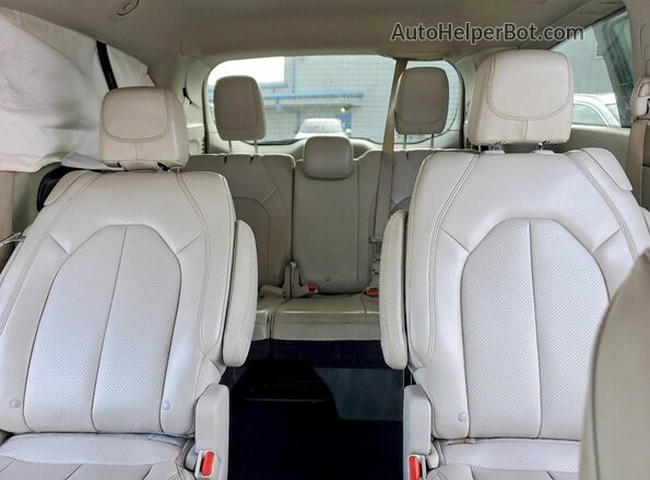 2C4RC1DG7MR543465 2021 CHRYSLER VOYAGER Gray Rear seats view