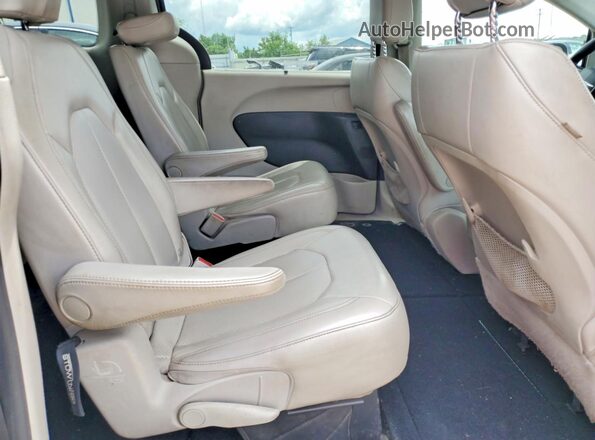 2C4RC1DG7MR549833 2021 CHRYSLER VOYAGER Gray Rear interior view