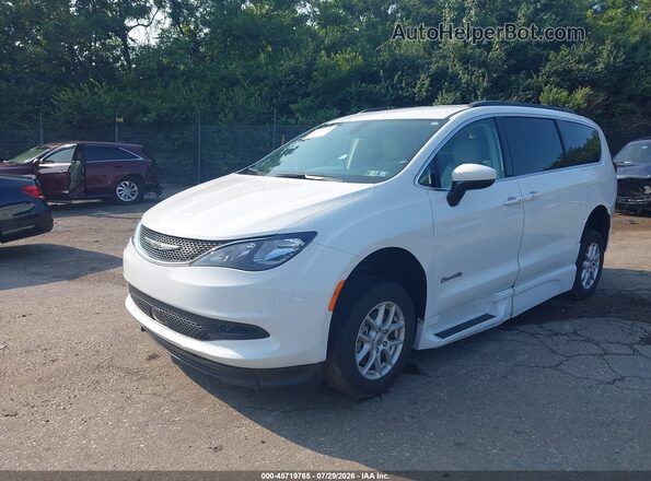 2C4RC1DG7MR564915 2021 CHRYSLER VOYAGER White წინა მარცხენა ხედი სამი მეოთხედიდან