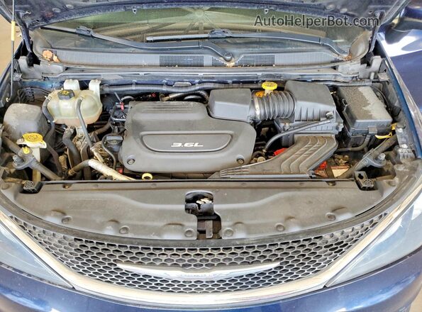 2C4RC1DG8HR522212 2017 CHRYSLER PACIFICA Blue Rear interior view