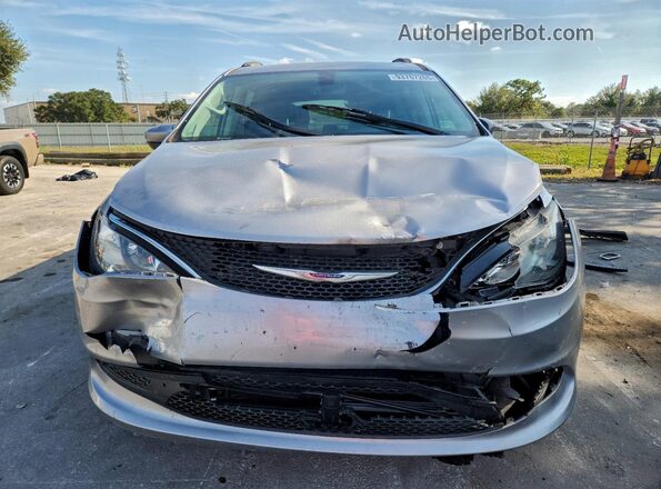2C4RC1DG9LR151604 2020 CHRYSLER VOYAGER Silver Widok z przodu