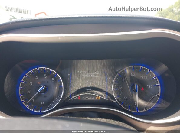 2C4RC1DG9LR176471 2020 CHRYSLER VOYAGER Gray Rear seats view