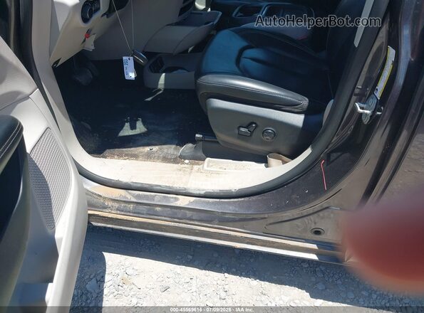 2C4RC1DG9LR176471 2020 CHRYSLER VOYAGER Gray Front view