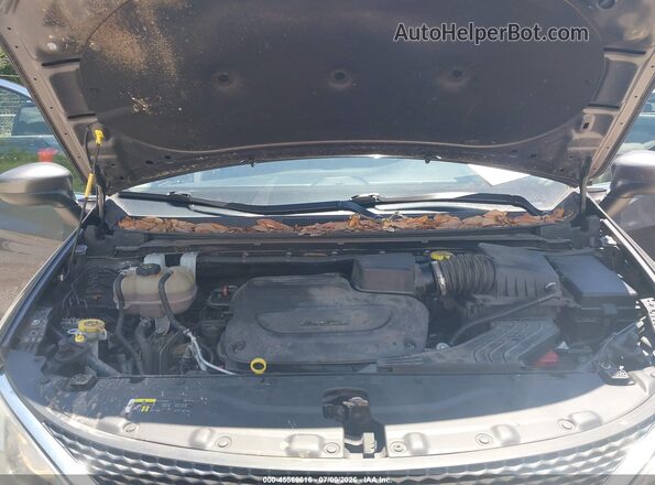 2C4RC1DG9LR176471 2020 CHRYSLER VOYAGER Gray Rear view