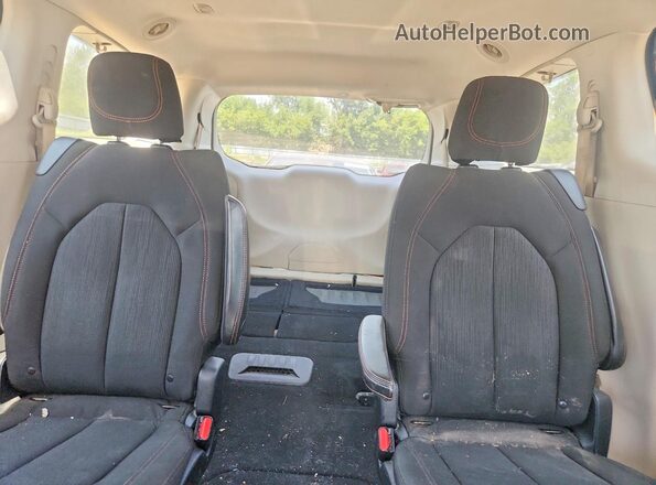 2C4RC1DGXHR609514 2017 CHRYSLER PACIFICA Black უკანა სავარძლების ხედი