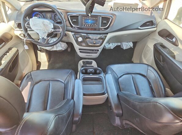 2C4RC1DGXLR164572 2020 CHRYSLER VOYAGER Blue Vista del salpicadero