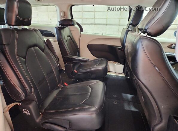 2C4RC1DGXLR286137 2020 CHRYSLER VOYAGER Gray Vista interior trasera