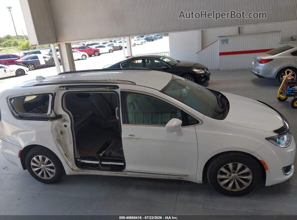 2C4RC1EG0JR131236 2018 CHRYSLER PACIFICA White Панорамний вид салону 360°