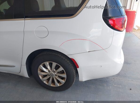 2C4RC1EG0JR131236 2018 CHRYSLER PACIFICA White 