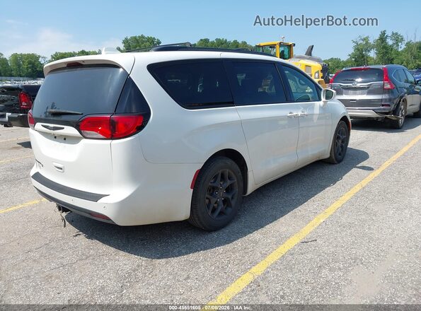 2C4RC1EG0JR227884 2018 CHRYSLER PACIFICA White Rear right