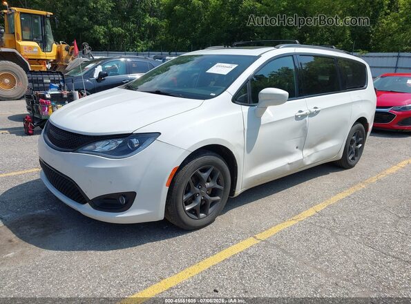 2C4RC1EG0JR227884 2018 CHRYSLER PACIFICA White Front left