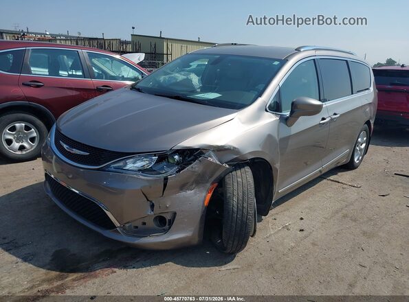 2C4RC1EG0JR321411 2018 CHRYSLER PACIFICA Gold Առջևի ձախ երեք քառորդ տեսարան