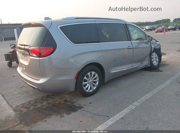 2C4RC1EG1JR188559 2018 CHRYSLER PACIFICA Серебряный Задняя правая четверть