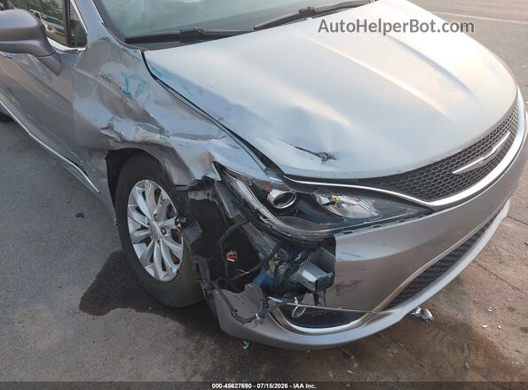 2C4RC1EG1JR188559 2018 CHRYSLER PACIFICA Серебряный Вид спереди