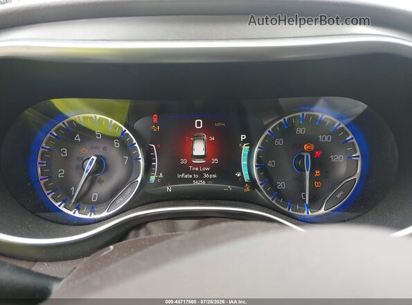 2C4RC1EG1KR714822 2019 CHRYSLER PACIFICA White Вид задніх сидінь