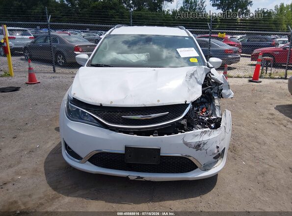 2C4RC1EG2JR144490 2018 CHRYSLER PACIFICA Белый Вид щитка приборов