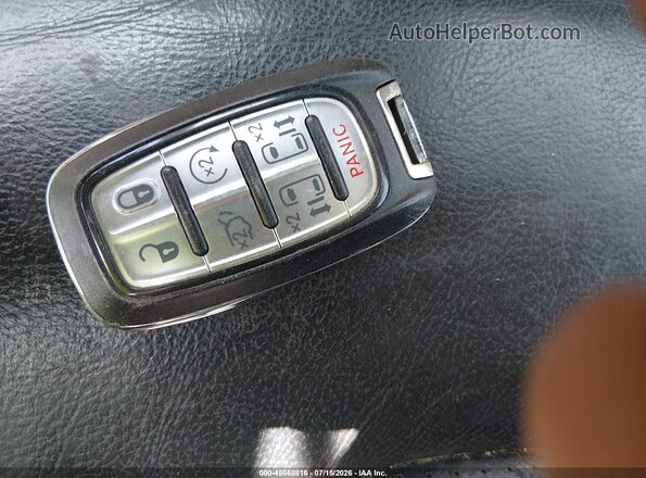 2C4RC1EG2JR144490 2018 CHRYSLER PACIFICA Белый Вид панели приборов