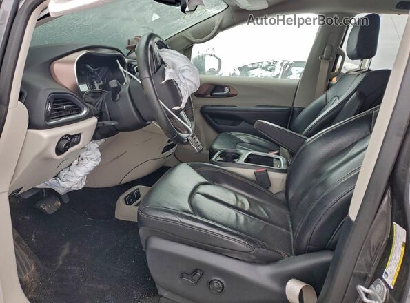 2C4RC1EG2JR198453 2018 CHRYSLER PACIFICA Silver Front interior view