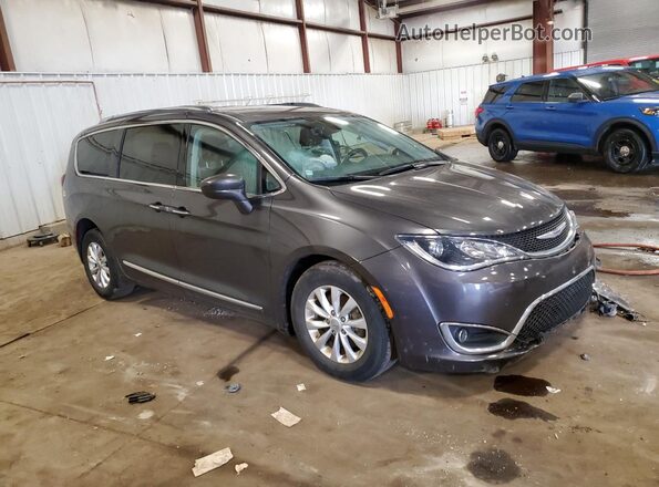 2C4RC1EG2JR198453 2018 CHRYSLER PACIFICA Silver Front right