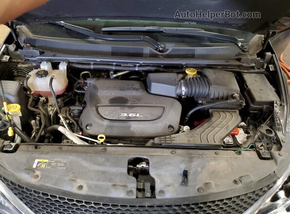 2C4RC1EG2JR198453 2018 CHRYSLER PACIFICA Silver Engine compartment view