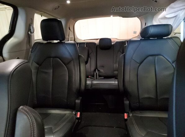 2C4RC1EG2JR198453 2018 CHRYSLER PACIFICA Silver Rear seats view