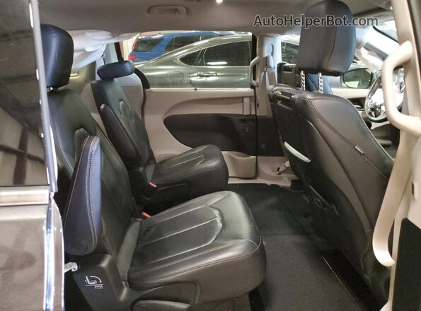 2C4RC1EG2JR198453 2018 CHRYSLER PACIFICA Silver Rear interior view