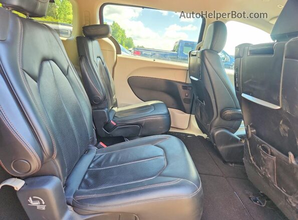 2C4RC1EG2JR289612 2018 CHRYSLER PACIFICA Burgundy Widok wnętrza z tyłu