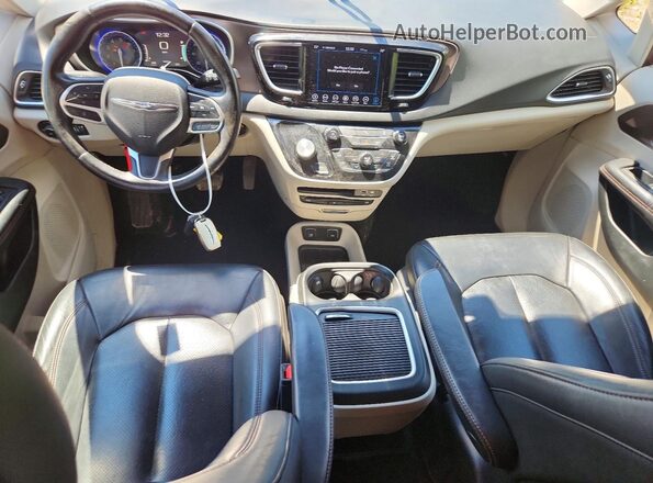 2C4RC1EG2JR289612 2018 CHRYSLER PACIFICA Burgundy Widok deski rozdzielczej