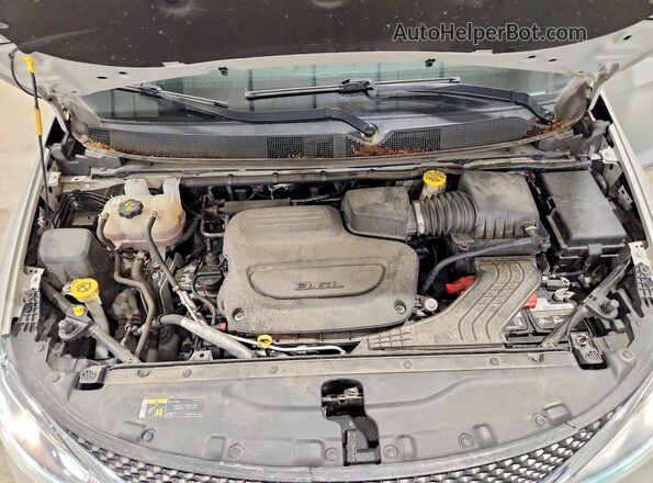 2C4RC1EG2KR645381 2019 CHRYSLER PACIFICA White Engine compartment view