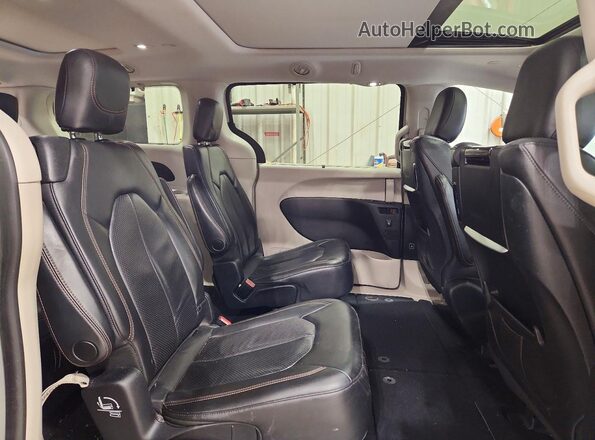 2C4RC1EG2KR645381 2019 CHRYSLER PACIFICA White Rear interior view