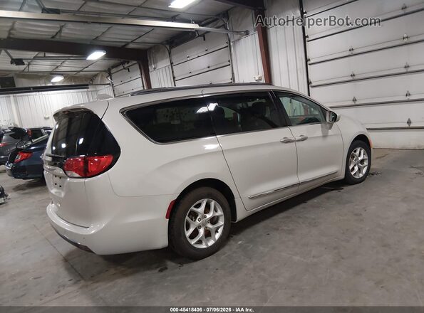 2C4RC1EG3HR585569 2017 CHRYSLER PACIFICA Pewter Rear right