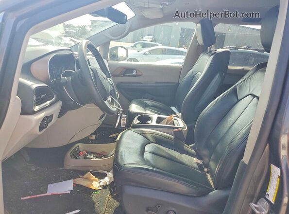 2C4RC1EG3HR803719 2017 CHRYSLER PACIFICA Gray Front interior view