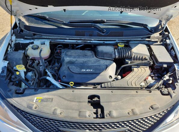 2C4RC1EG3KR527386 2019 CHRYSLER PACIFICA White Vista del compartimento del motor