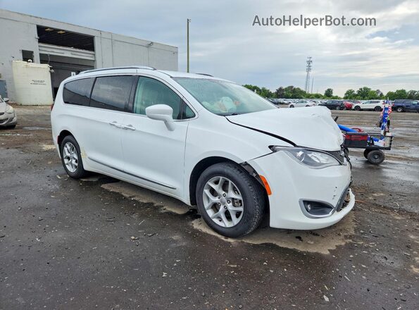2C4RC1EG4HR653555 2017 CHRYSLER PACIFICA White Front right