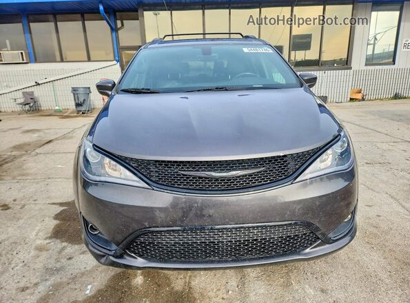 2C4RC1EG4JR227628 2018 CHRYSLER PACIFICA Угольный Вид спереди