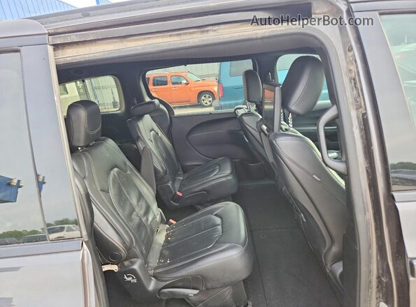 2C4RC1EG4JR227628 2018 CHRYSLER PACIFICA Угольный Вид задней части салона