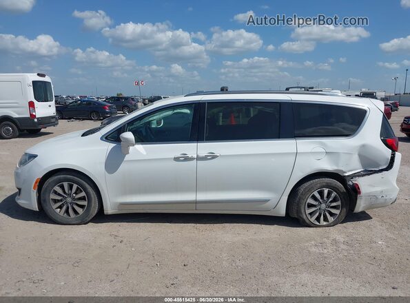 2C4RC1EG4LR273057 2020 CHRYSLER PACIFICA White 360 interior view