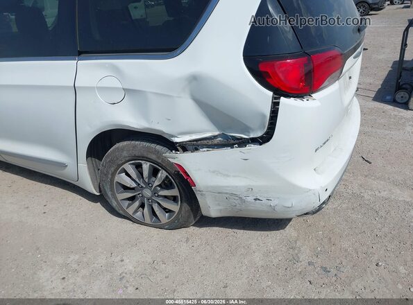 2C4RC1EG4LR273057 2020 CHRYSLER PACIFICA White Front view