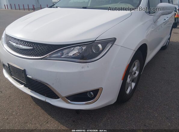 2C4RC1EG5HR510517 2017 CHRYSLER PACIFICA White Вид спереду