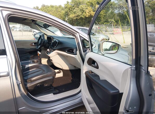 2C4RC1EG5HR827150 2017 CHRYSLER PACIFICA Silver Սալոնի դիմացի տեսք