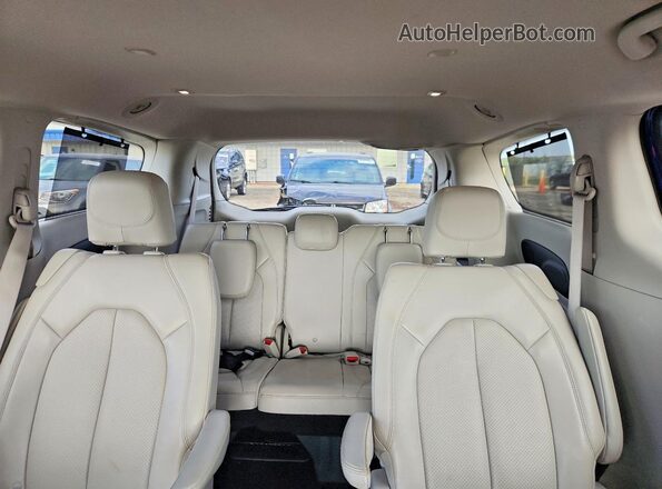 2C4RC1EG5KR686944 2019 CHRYSLER PACIFICA Blue Вид задніх сидінь