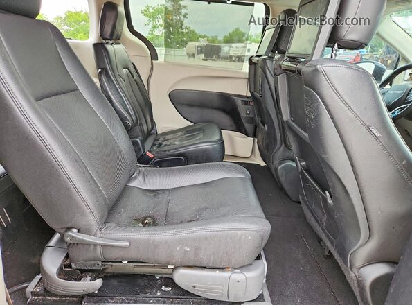 2C4RC1EG5LR104455 2020 CHRYSLER PACIFICA Black Widok tylnych siedzeń