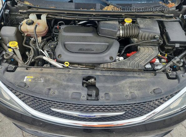 2C4RC1EG5LR104455 2020 CHRYSLER PACIFICA Black Widok wnętrza z tyłu