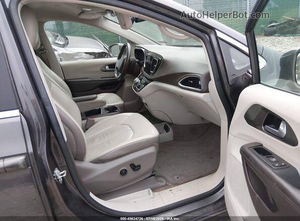 2C4RC1EG6HR608410 2017 CHRYSLER PACIFICA Gray Widok wnętrza z przodu
