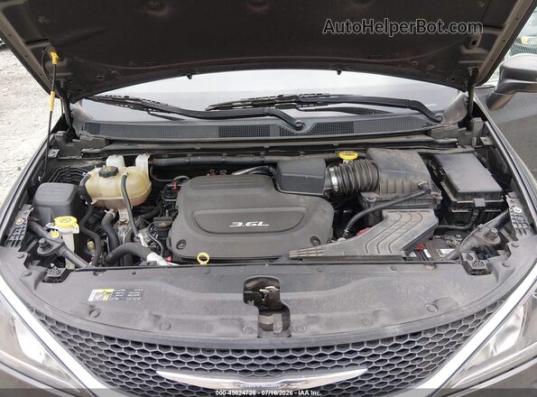 2C4RC1EG6HR608410 2017 CHRYSLER PACIFICA Gray Widok z tyłu