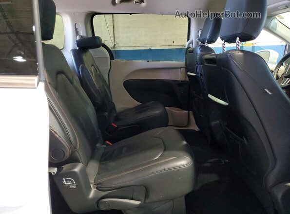 2C4RC1EG6HR777617 2017 CHRYSLER PACIFICA White Vista interior trasera