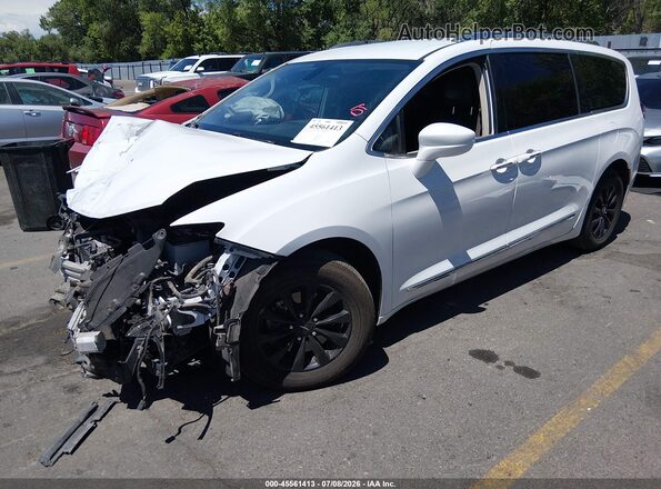 2C4RC1EG6JR154231 2018 CHRYSLER PACIFICA White Front left