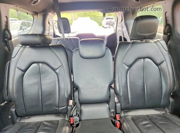 2C4RC1EG6JR252773 2018 CHRYSLER PACIFICA White Rear seats view